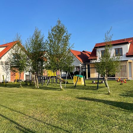 Morski Zakatek Apartamenty Rowy  Eksteriør bilde